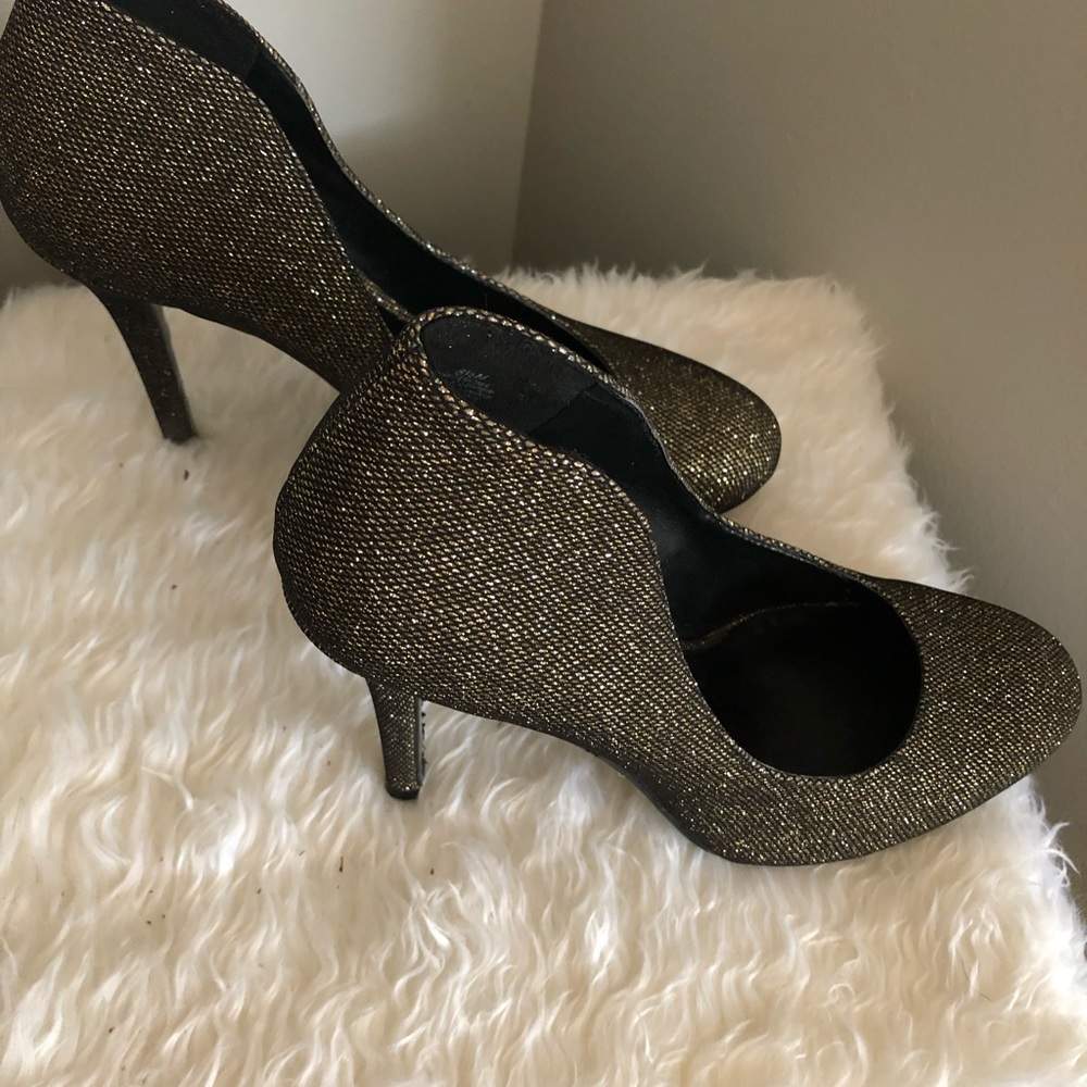 Nine West pumps